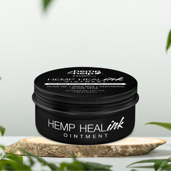 HEMP 4 HELP®️ Hanf Tattoo Creme vermeidet das Nachstechen in 96 % durch die revolutionäre Hanf Rezeptur. 50 ml Heal-Ink®️ Tattoo Creme enthalten Olivenöl, Bienenwachs, Panthenol, AloeVera